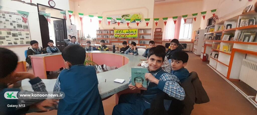 پویش خوانش و نقد کتاب «فصل پنجم سکوت» در کردستان