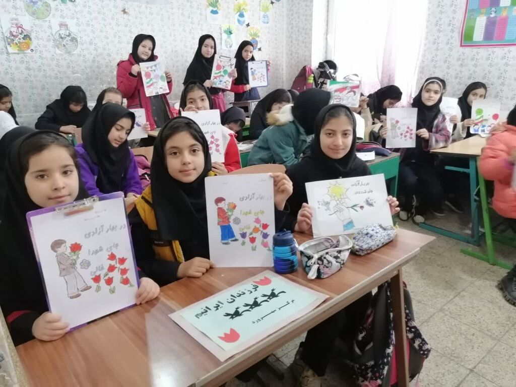 جشن تولد امید در مدارس؛ هم‌صدایی دهه فجر و میلاد امام زمان(عج) با هنر و کتاب