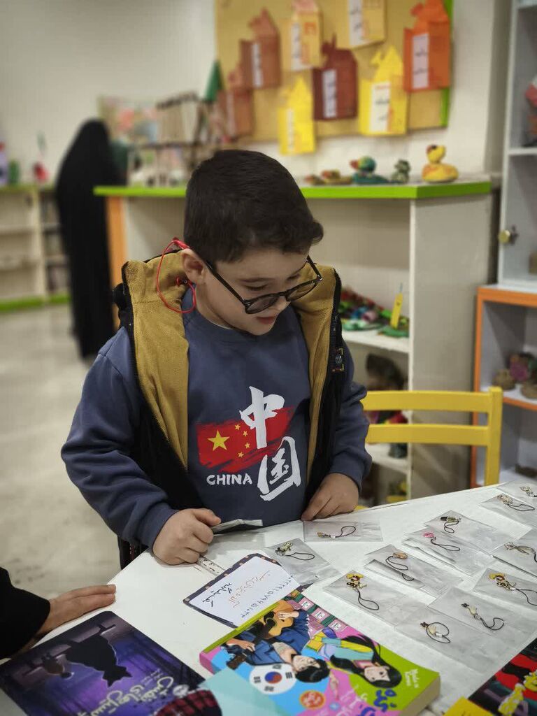 برگزاری هفتمین غرفه کارآفرینی همزمان با جشن نیمهشعبان در مرکز اندیشه