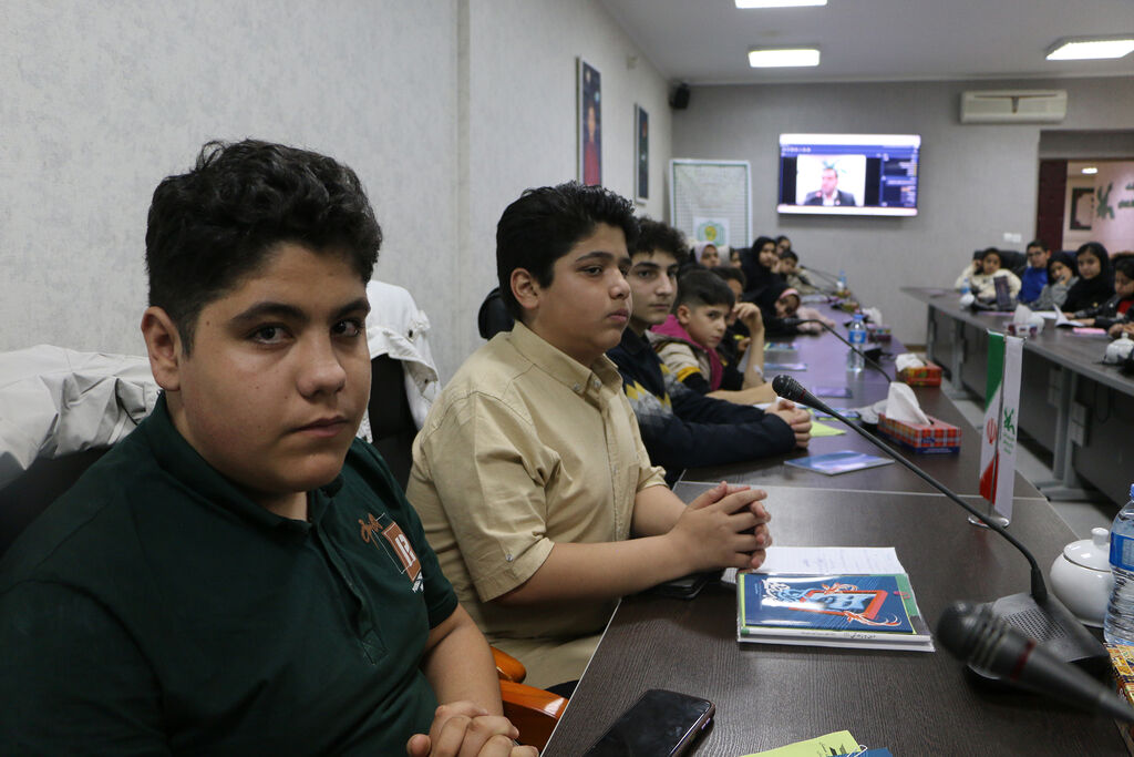 آگاهی و خودسازی، زیربنای نقشآفرینی نسل جوان در مسیر انقلاب