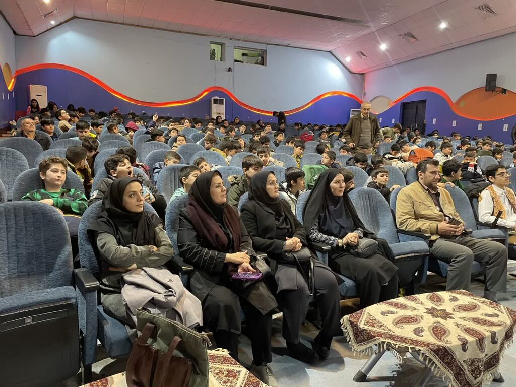 ویژه برنامه «دهه فجر» در مرکز شماره ۲ کانون کرمانشاه