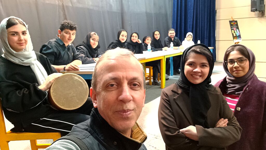 نمایشنامهخوانی «وقتی خروس میخونه!» در کانون پرورش فکری قم اجرا شد