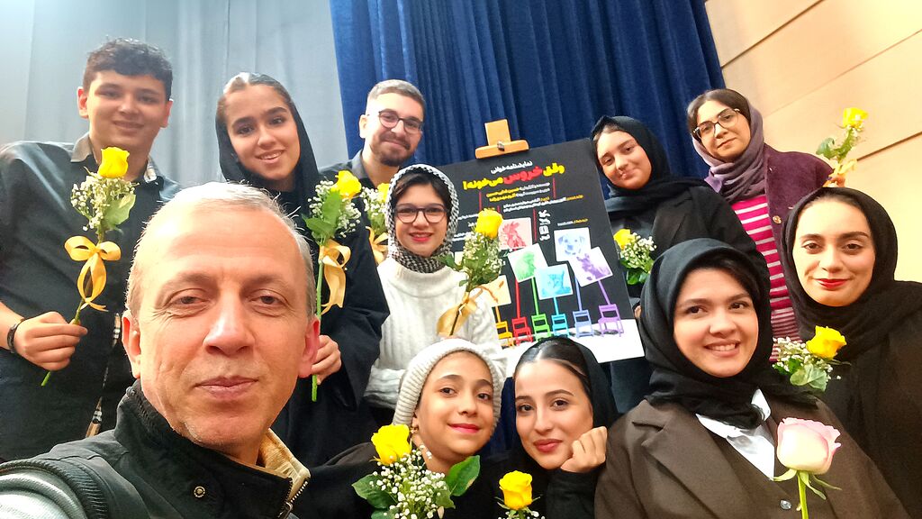 نمایشنامه‌خوانی «وقتی خروس می‌خونه!» در کانون پرورش فکری قم اجرا شد