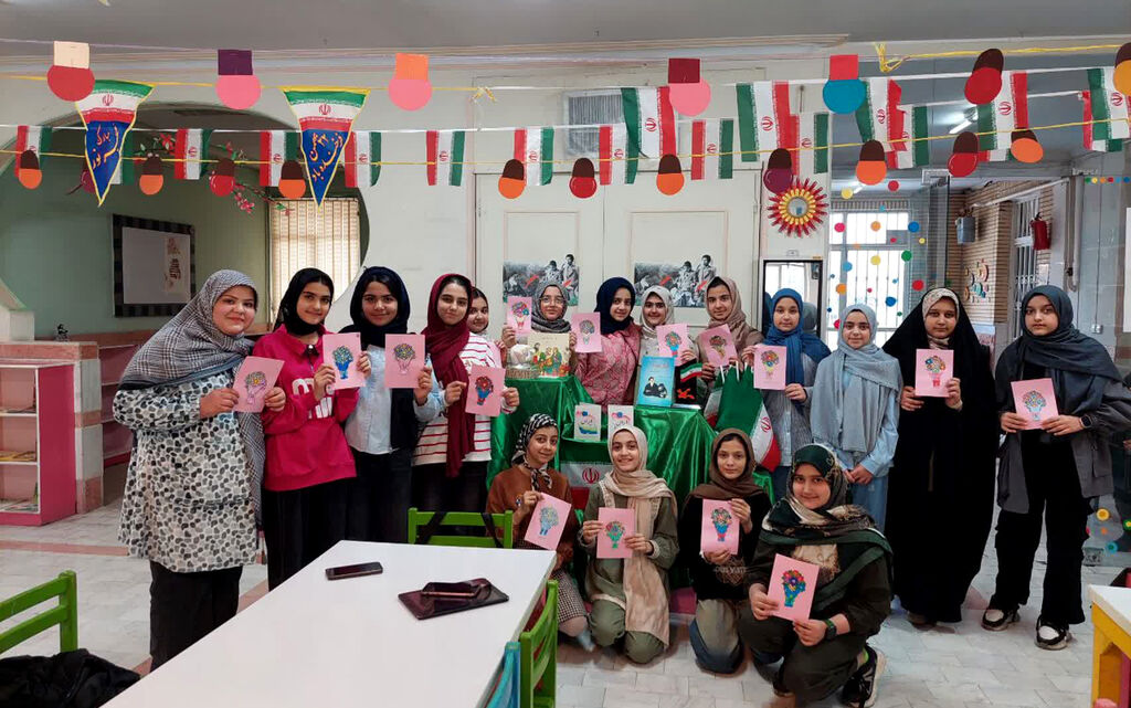 اجرای ویژهبرنامه «خاطرات بچههای انقلاب» در مرکز فرهنگی هنری شماره ۶ کانون قم