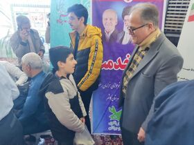 برپایی میز خدمت در مصلای نماز جمعه کاشمر