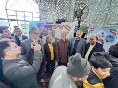 برپایی میز خدمت در مصلای نماز جمعه کاشمر