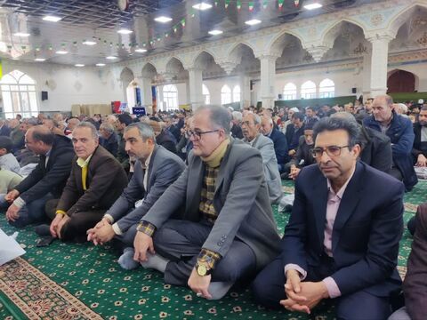 برپایی میز خدمت در مصلای نماز جمعه کاشمر