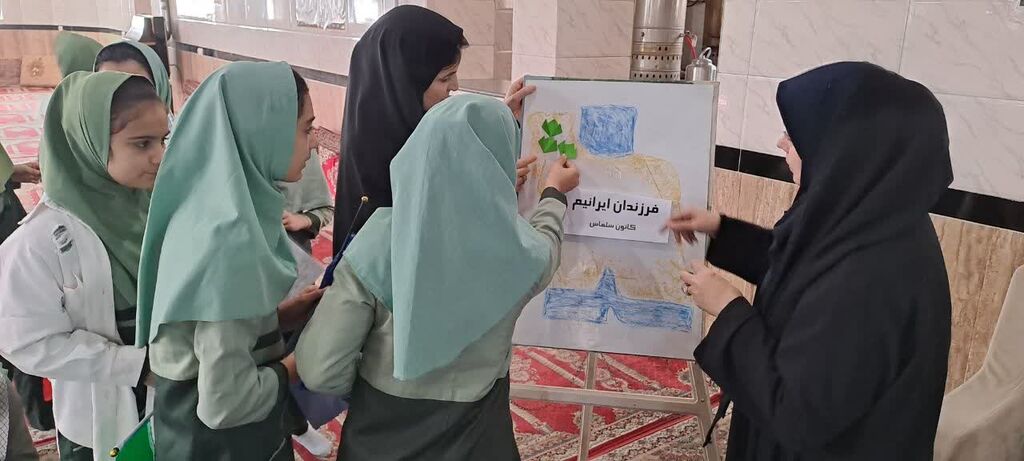 مشارکت کانون سلماس با ویژه برنامه های فرهنگی و هنری در اردوی جهادی شهرستان