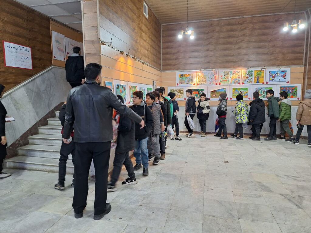 برپایی نمایشگاه آثار برگزیده‌ دهمین دوسالانه‌ هنرهای تجسمی کانون کرمانشاه