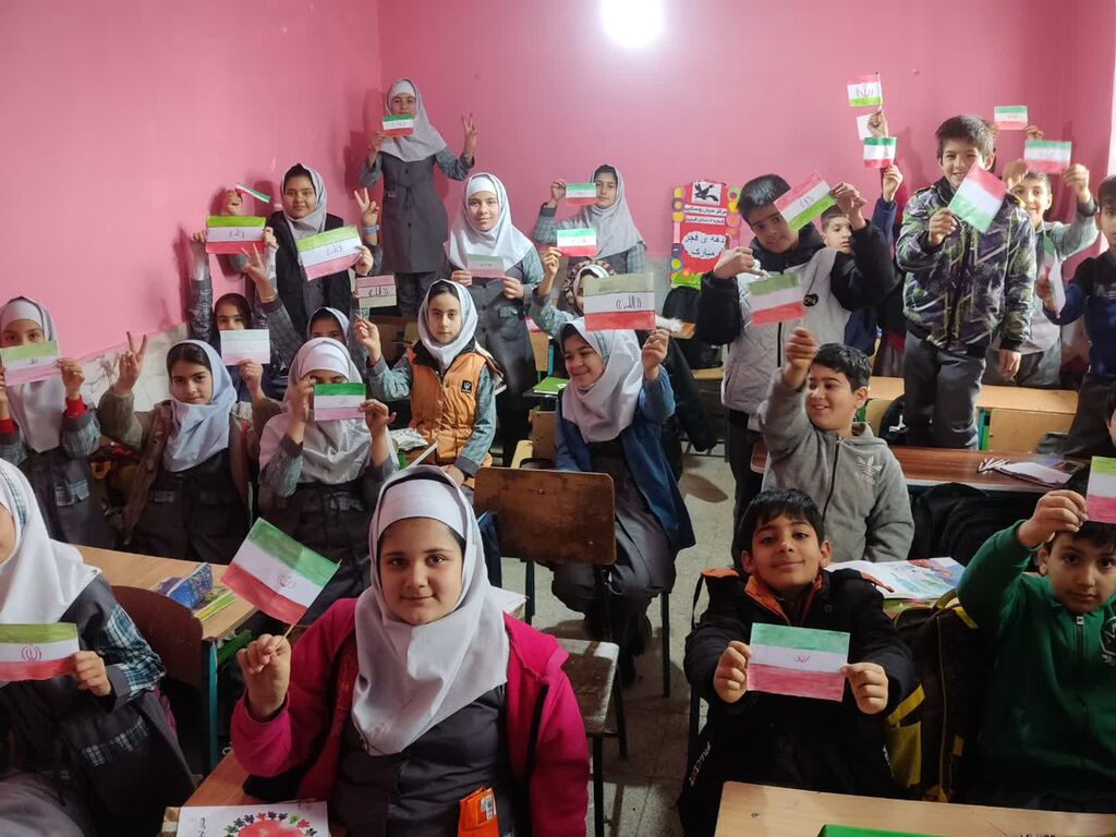 گرامی‌داشت دهه فجر در مراکز فرهنگی و هنری کانون قزوین