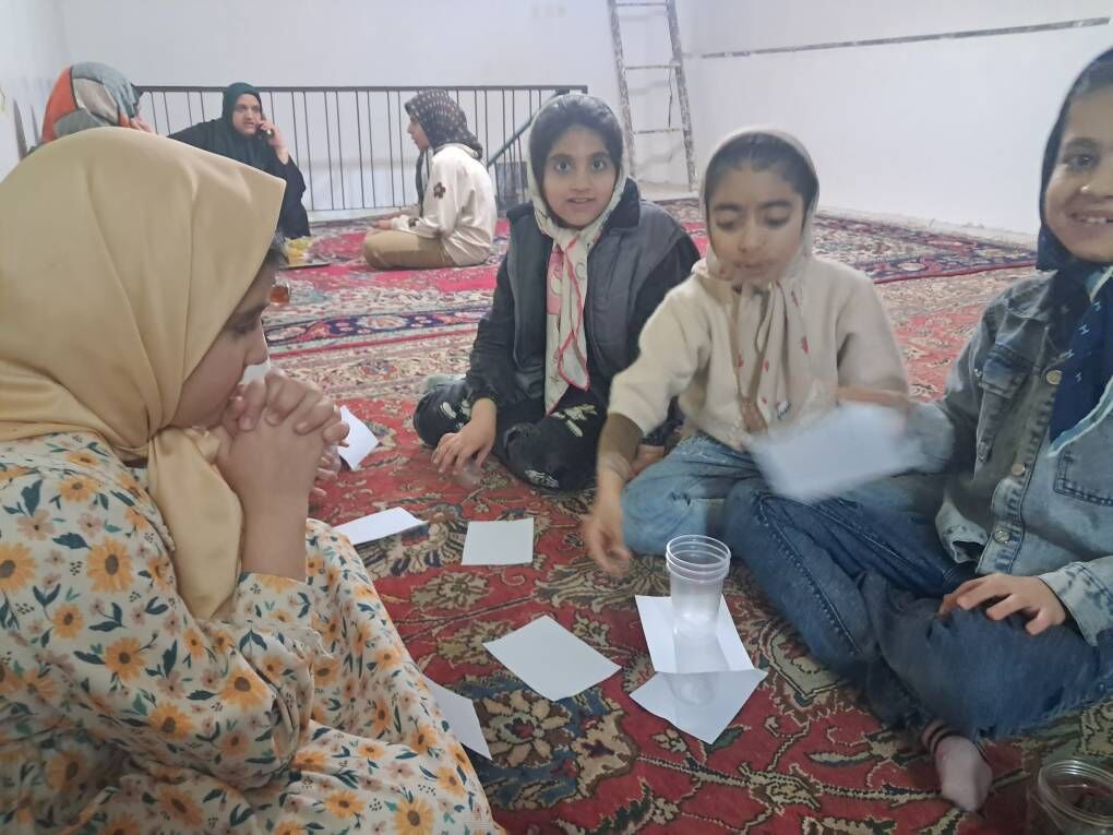 کانون بیارجمند با اجرای نمایش و بازی، محفل انس با قرآن مسجد الزهرا (س) را پربارتر کرد