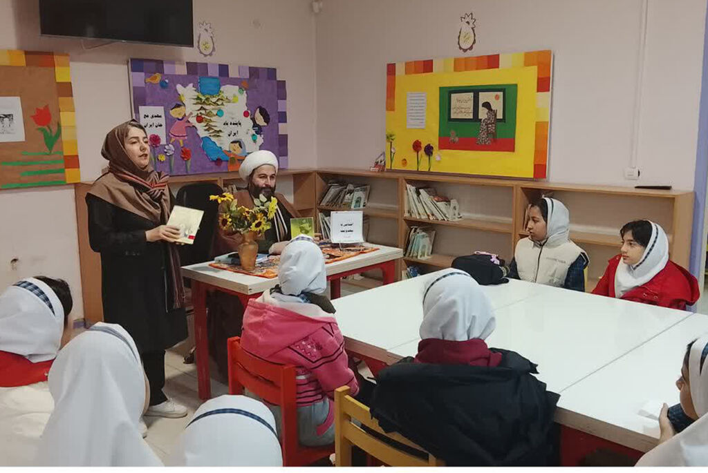 نشست آشنایی با مهدویت در کانون بروجن برگزار شد