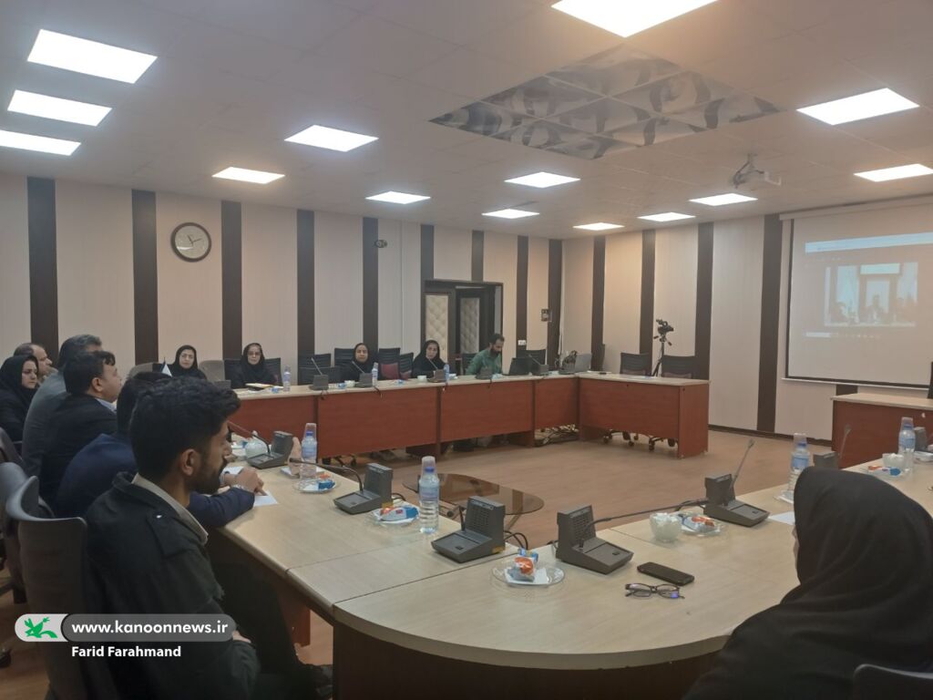 نشست ویژه کارکنان کانون سیستان و بلوچستان در راستای جهاد تبیین برگزار شد