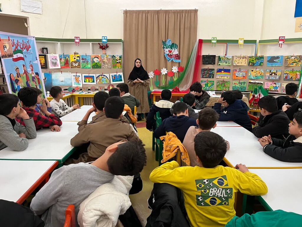 بازدید کودکان از خانه محیط زیست کانون اشنویه