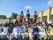 عروسک‌های غول‌پیکر کانون سیستان و بلوچستان پیام‌آور شادی در مدارس نیکشهر شدند