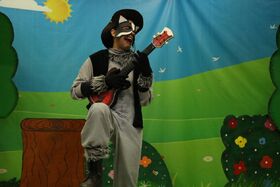 اجرای نمایش موزیکال «گرگ، گرگ است» در کانون کرمان