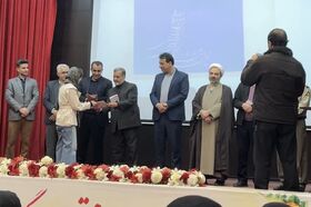 تجلیل از دو عضو نوجوان کانون کرمانشاه در جشنواره عصر شعر ایثار