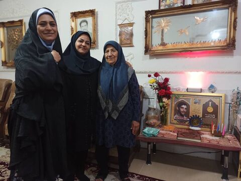 دیدار اعضا و مربیان کانون فارس با خانواده‌های معظم شهدا