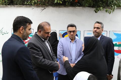 دیوارنگاره دهه فجر با مشارکت کودکان و نوجوانان در ساری اجرا شد