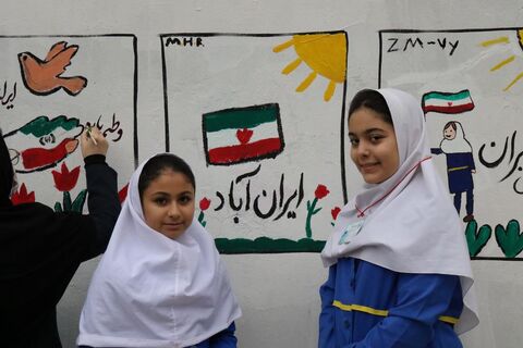 دیوارنگاره دهه فجر با مشارکت کودکان و نوجوانان در ساری اجرا شد