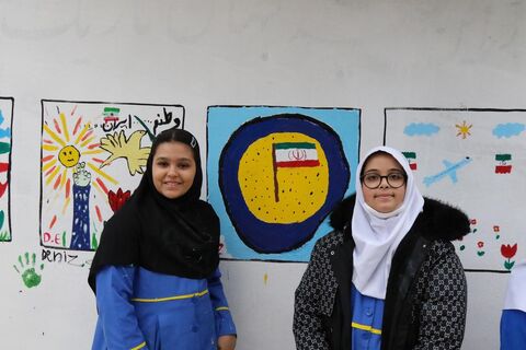 دیوارنگاره دهه فجر با مشارکت کودکان و نوجوانان در ساری اجرا شد