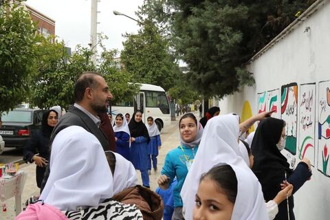 دیوارنگاره دهه فجر با مشارکت کودکان و نوجوانان در ساری اجرا شد