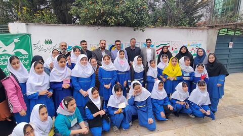 دیوارنگاره دهه فجر با مشارکت کودکان و نوجوانان در ساری اجرا شد