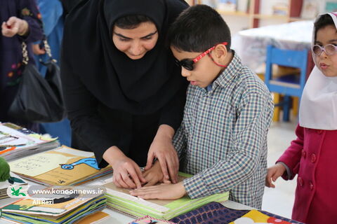 سفر کتاب های حسی و لمسی به بوشهر به روایت تصویر