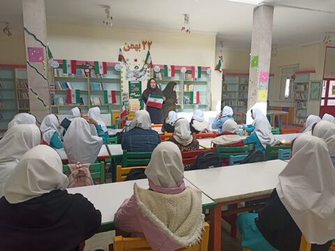 بزرگداشت چهل و هفتمین سالروز پیروزی شکوهمند انقلاب اسلامی در ایام الله دهه مبارک فجر با ویژه برنامه های فرهنگی، هنری و ادبی در مراکز کانون استان آذربایجان غربی