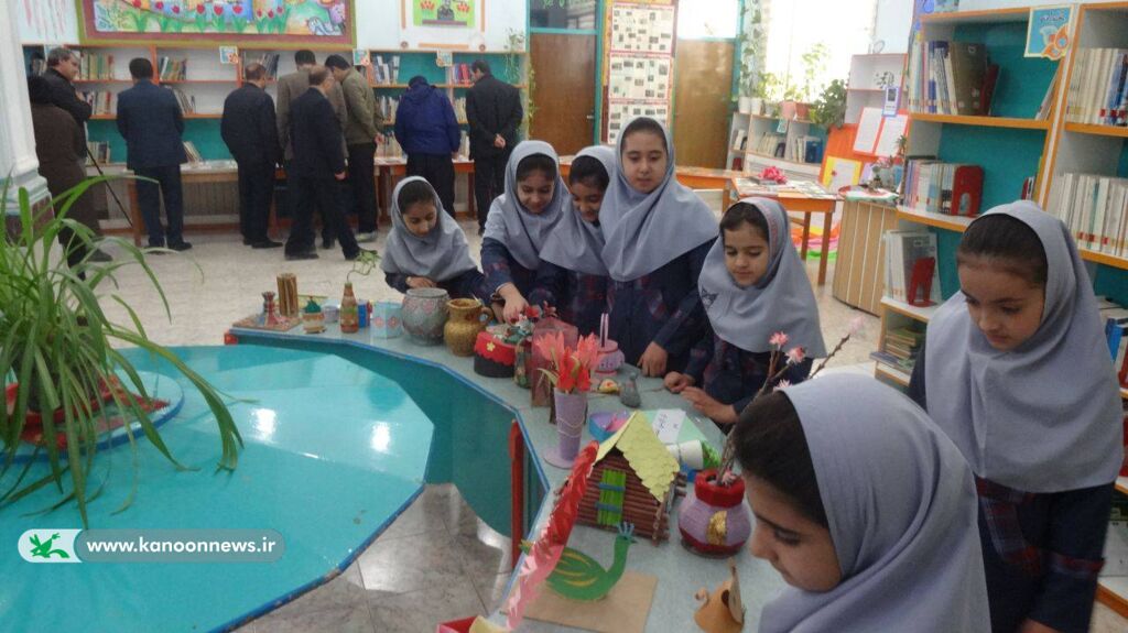 گشایش نمایشگاه فرهنگی هنری کانون پرورش فکری کودکان و نوجوانان دهگلان