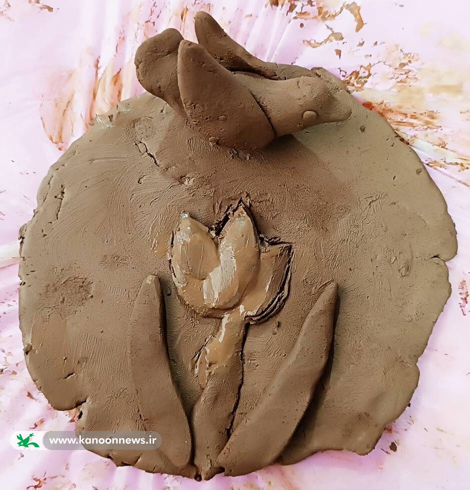 ساخت نمادهای ملی و انقلابی در کارگاه هنری کانون دلند