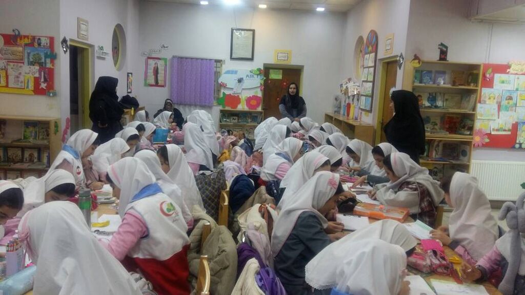 برگزاری ایستگاه نقاشی ویژه دهه مبارک فجر و نیمه شعبان در کانون ملکان