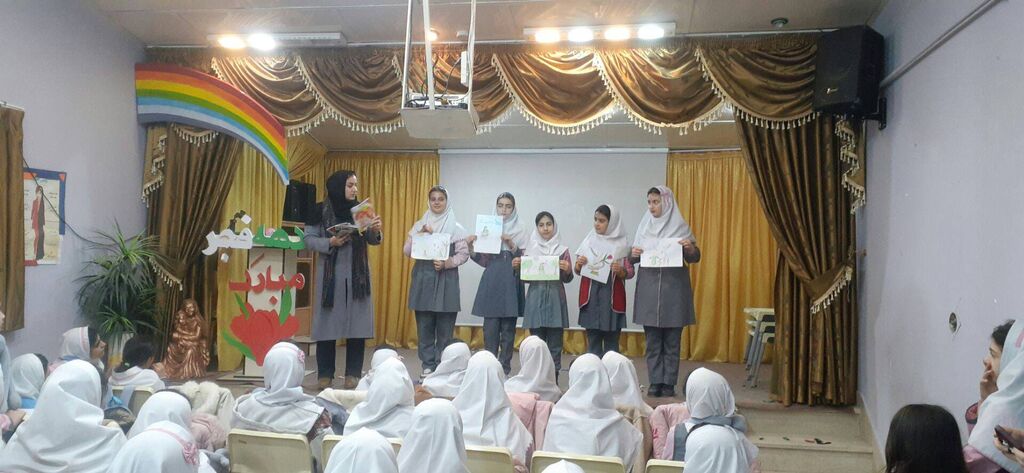 برگزاری ایستگاه نقاشی ویژه دهه مبارک فجر و نیمه شعبان در کانون ملکان