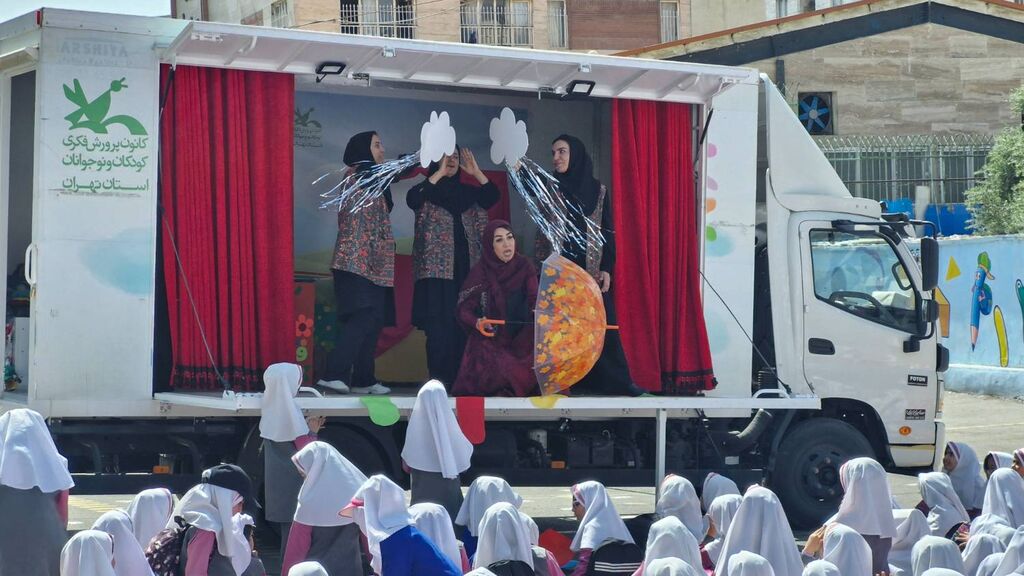 ما فرزندان ایران دشمن را مایوس می کنیم