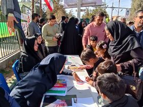 ایستگاه فرهنگی کانون در مسیر راهپیمایی ۲۲ بهمن زاهدان برپا شد