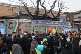 نقش آفرینی کودکان و نوجوانان در راهپیمایی یوم الله ۲۲ بهمن۱۴۰۴