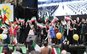 فرزندان ایرانیم؛ حضور پرشور کودکان و نوجوانان در حماسه ۲۲ بهمن ۱۴۰۴