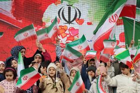 جشن انقلاب/تماشاخانه سیار/ میدان فردوسی