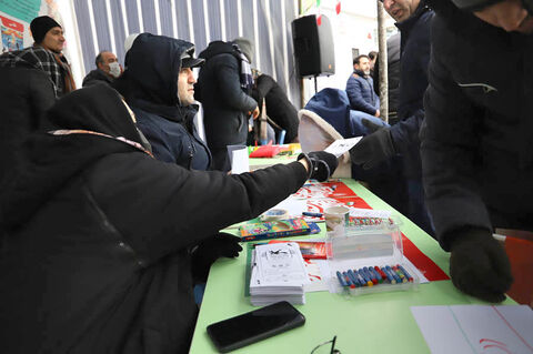 جشن حضور در اردبیل/ روایت تصویری از غرفه کانون در راهیمایی 22 بهمن