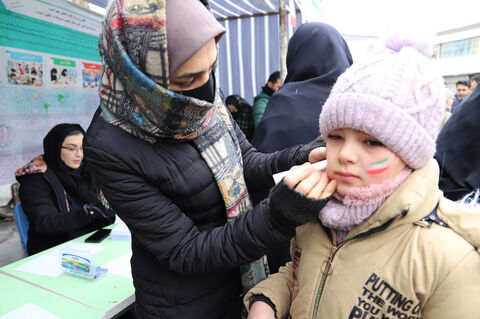 جشن حضور در اردبیل/ روایت تصویری از غرفه کانون در راهیمایی 22 بهمن