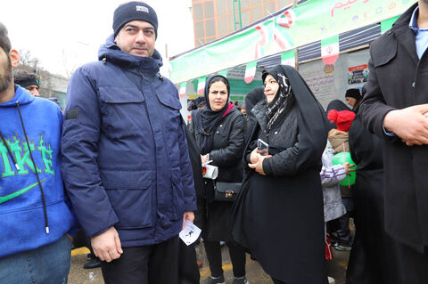 جشن حضور در اردبیل/ روایت تصویری از غرفه کانون در راهیمایی 22 بهمن