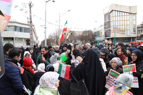 جشن حضور در اردبیل/ روایت تصویری از غرفه کانون در راهیمایی 22 بهمن