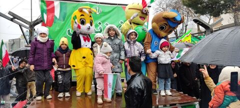 قاب‌های ماندگار از نقش‌آفرینی کانون در راهپیمایی ۲۲ بهمن سنندج