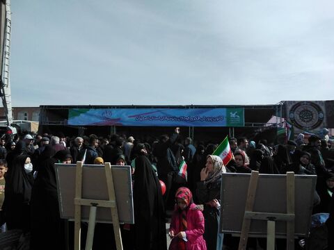 استقبال پر شور کودکان و نوجوانان از غرفه کانون استان اصفهان در ۲۲بهمن