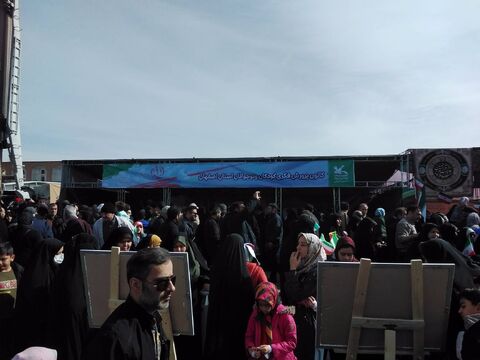 استقبال پر شور کودکان و نوجوانان از غرفه کانون استان اصفهان در ۲۲بهمن