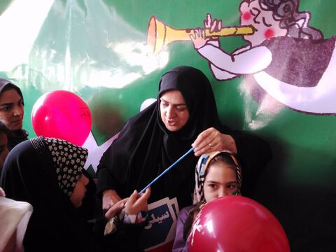 استقبال پر شور کودکان و نوجوانان از غرفه کانون استان اصفهان در ۲۲بهمن