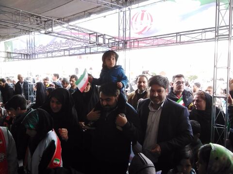 استقبال پر شور کودکان و نوجوانان از غرفه کانون استان اصفهان در ۲۲بهمن