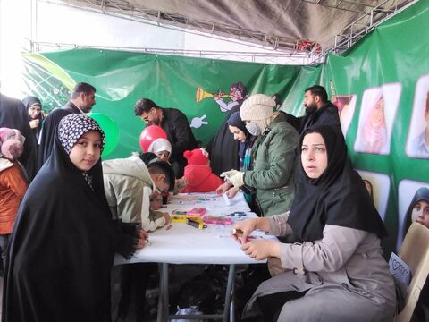 استقبال پر شور کودکان و نوجوانان از غرفه کانون استان اصفهان در ۲۲بهمن