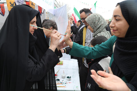 غرفه کانون یزد در راهپیمایی22بهمن1404