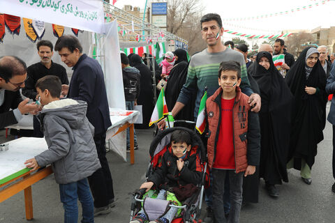 غرفه کانون یزد در راهپیمایی22بهمن1404